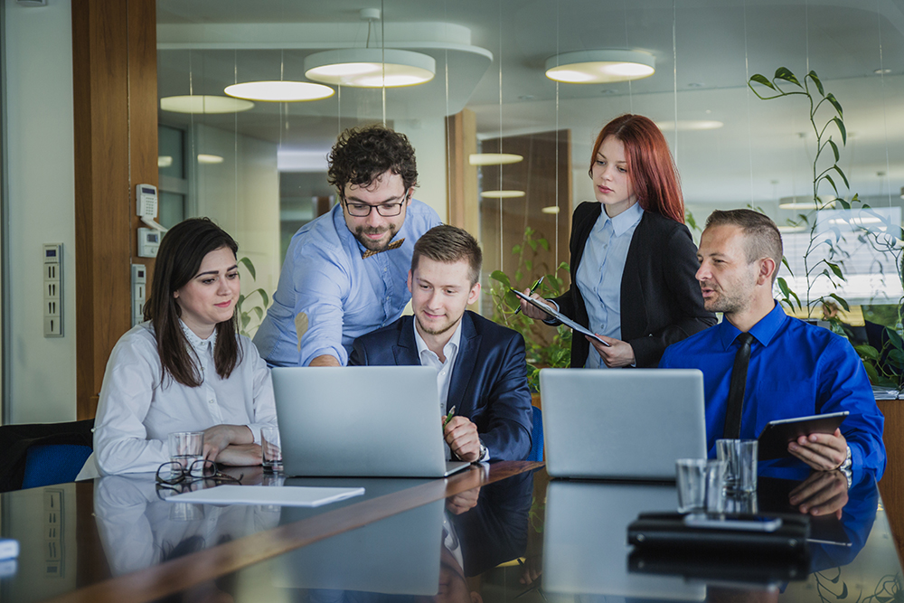 Team planning around a table